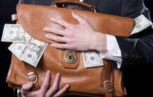 «Украинская власть не борется с коррупцией, а живет с нее!» - Андерс Аслунд