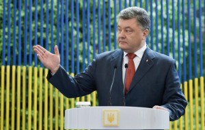 Президент Петр Порошенко предложил представителю журналистов прожить с ним день
