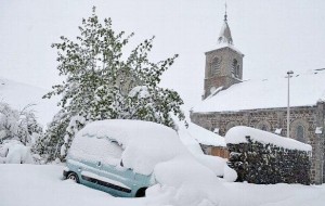 Францию замело снегом