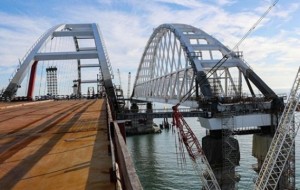 Евросоюз и США осудили открытие Крымского моста