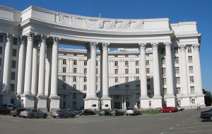 Україна закликала своїх громадян негайно покинути РФ