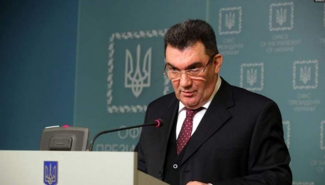 В Україні вводять надзвичайний стан, окрім двох областей